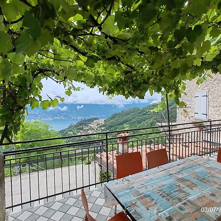 Casa Nel Borgo - Casa Oliva Villa Tremosine Exteriör bild